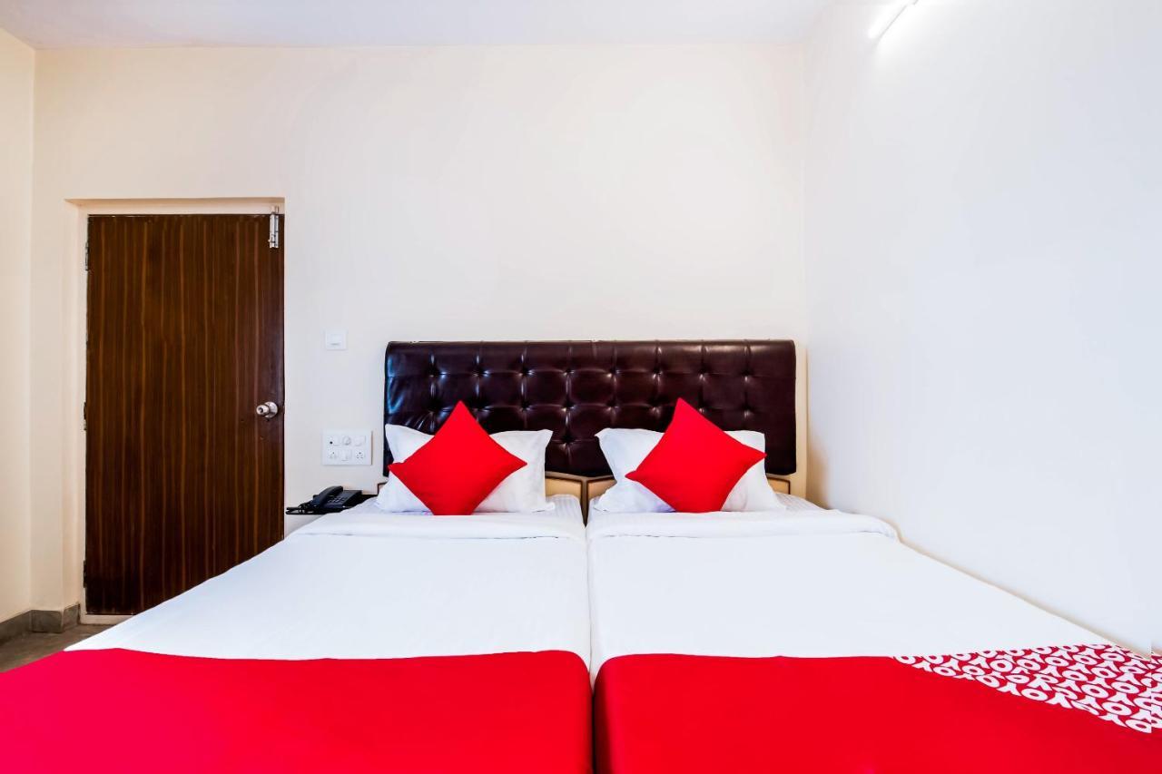 Super Oyo G P Residency Hotel Kakinada Exterior photo
